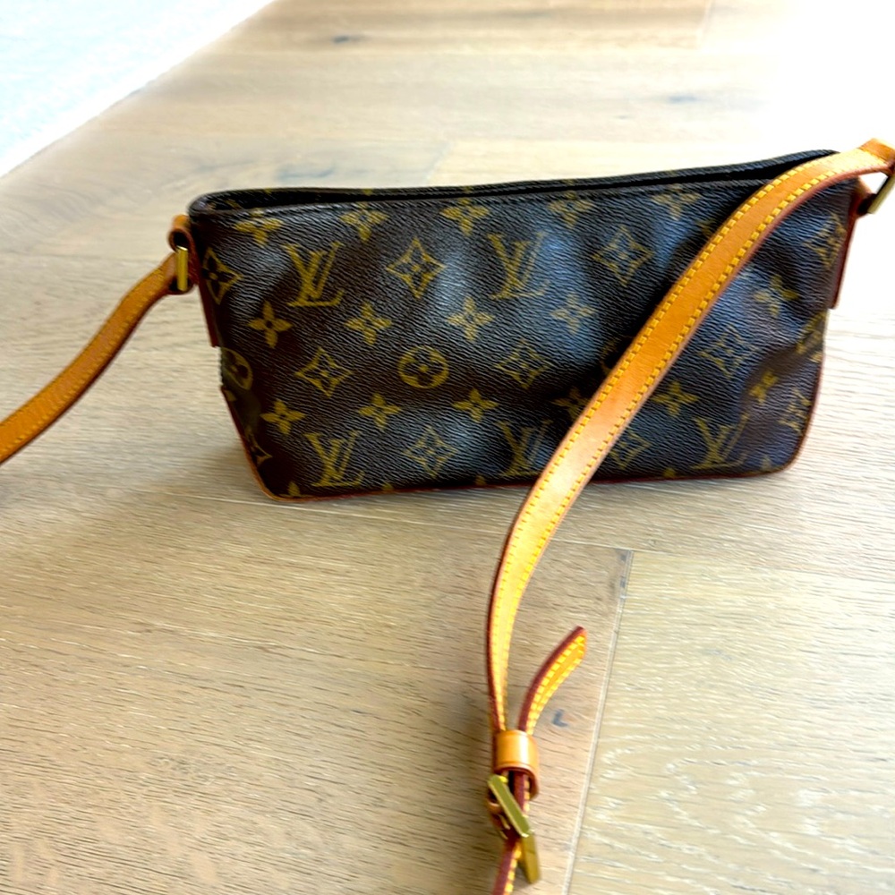 Louis Vuitton Crossbody Pochette